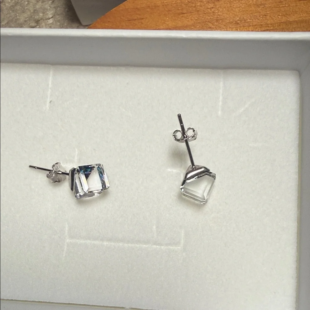 Elegant Multicolor 925 Silver Crystal Stud Earrings - Picture 10 of 16